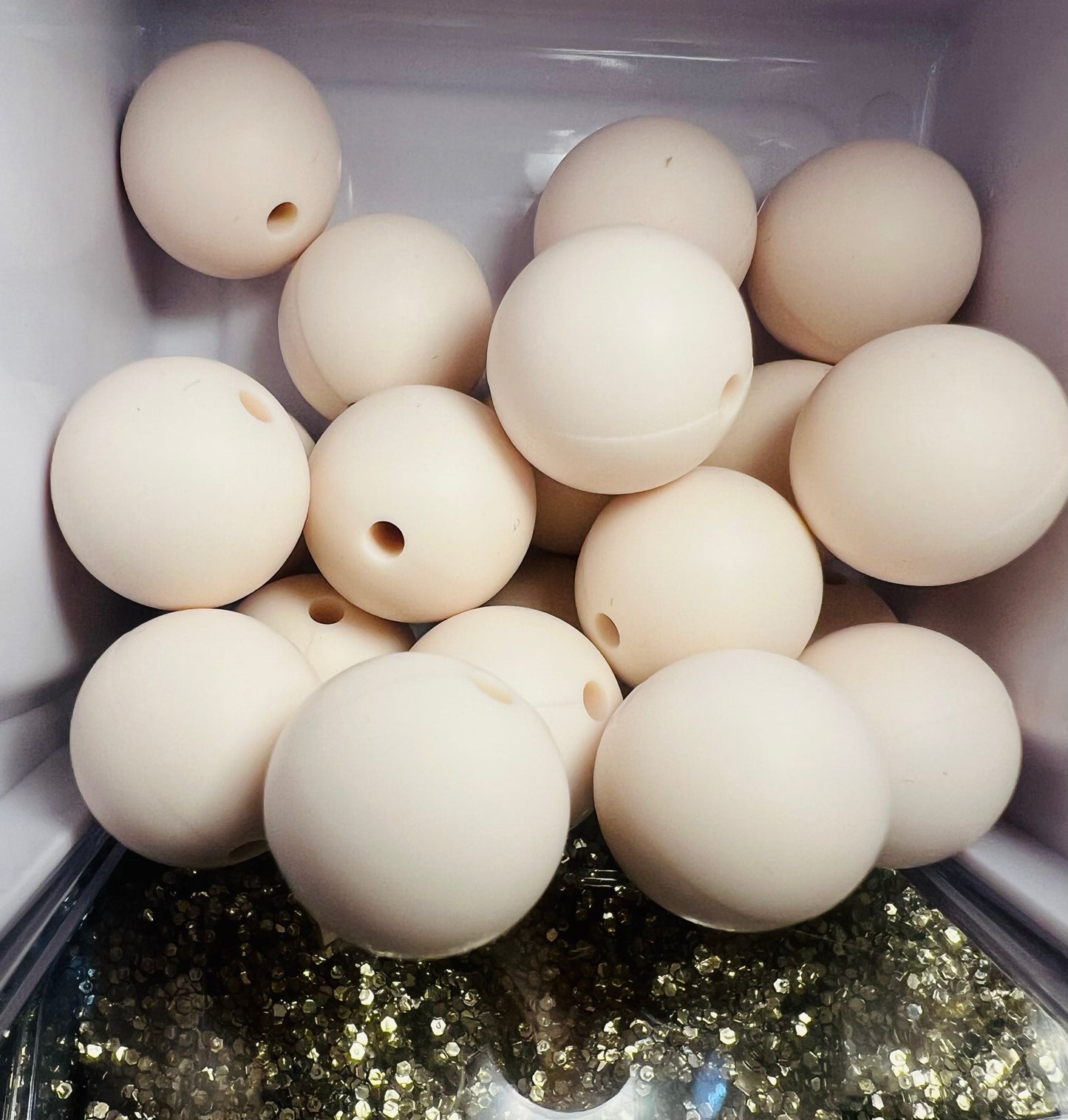 Off White, 15 mm Silicone Beads