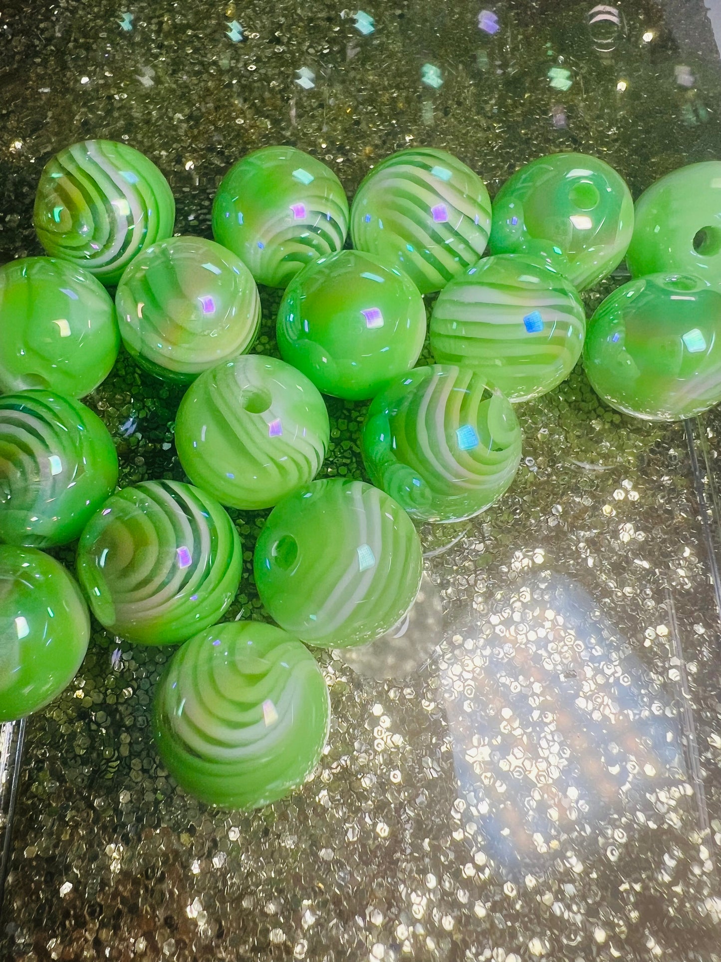 Swirl, 15 mm Acrylic Beads